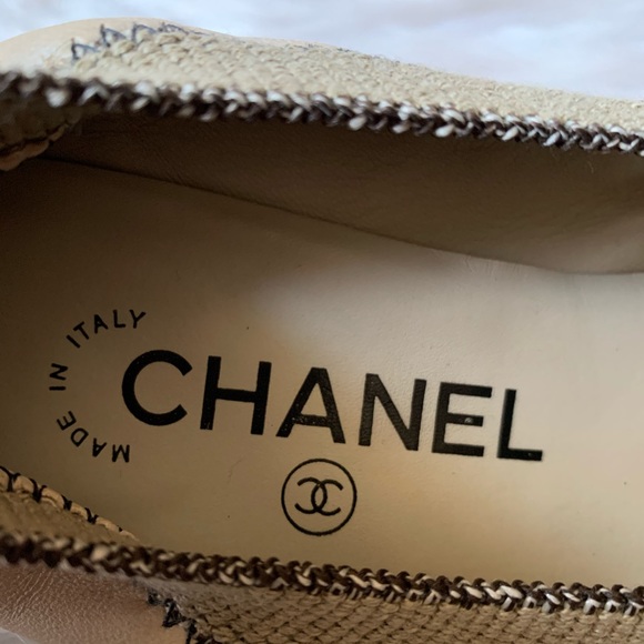 CHANEL Spirit Two Tone Stretch Cap Toe Pump - Picture 9 of 13